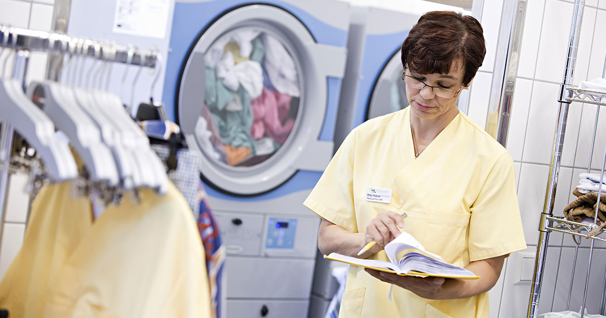 „Hauswirtschaft und Pflege sind die Säulen des Seniorenheims!“ - Hygienewaschen mit ...